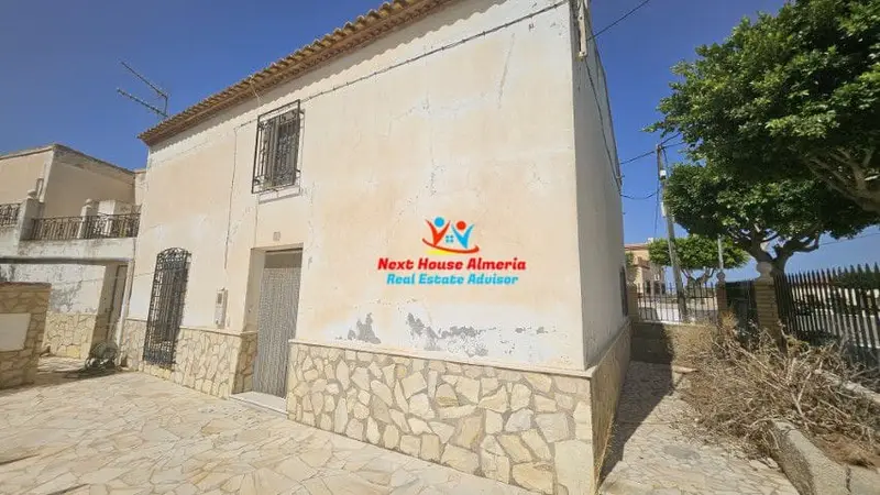 Casa Rural en La Cinta Almeria 3 Dormitorios Jardin 150m2