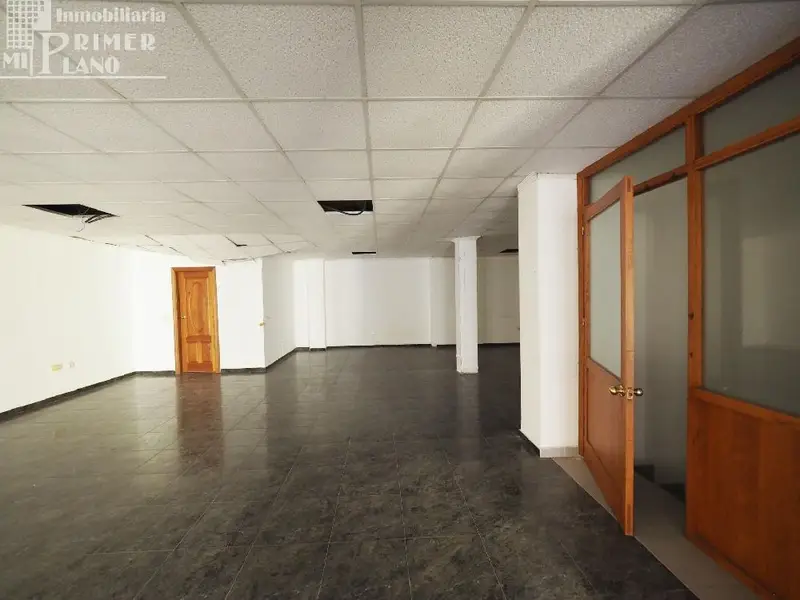 Venta Local Comercial Tomelloso 270m2 Calle Don Victor Peñasco