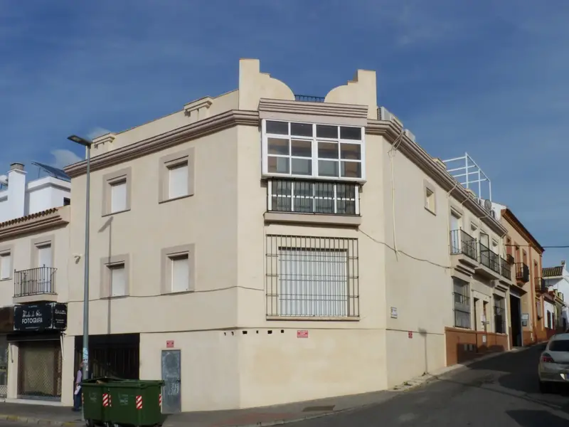 Venta Local Comercial Gines Centro 185m2 Esquina