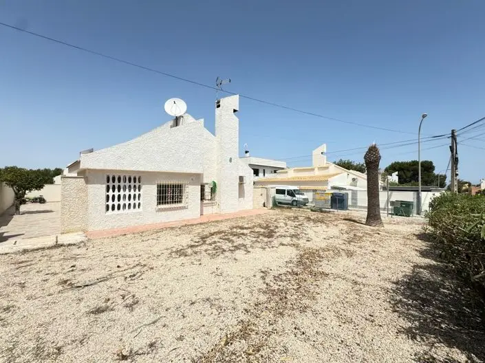 Villa en Venta San Miguel de Salinas 3 Dormitorios