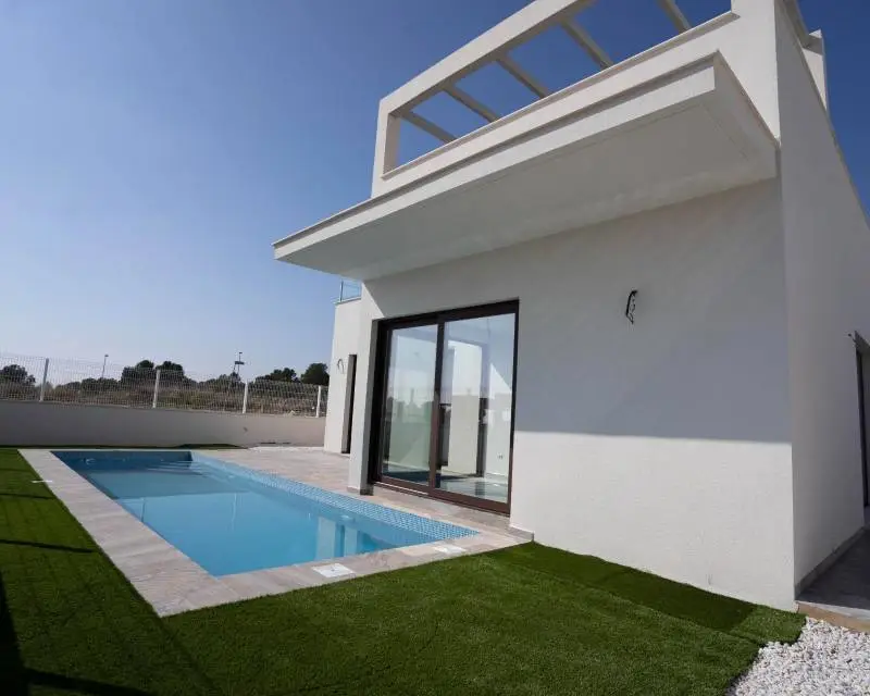 Venta Villa con piscina en Alberca Polop