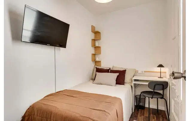 Habitaci
ón 145m
² en Barcelona Alquiler 1-11 Meses