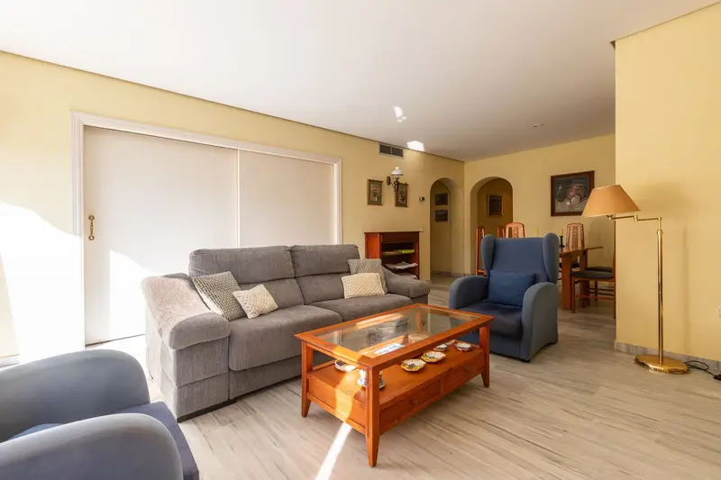 Apartamento 3 Dormitorios Elviria Cerca Playa