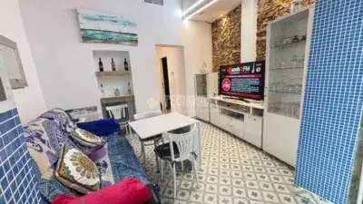 Casa en Montgat en primera linea de mar reformada