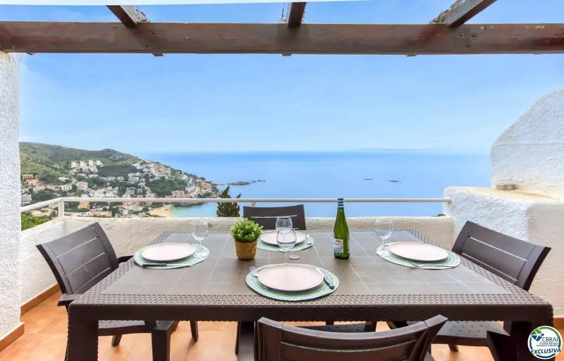 Casa en venta en Roses Girona con vistas al mar