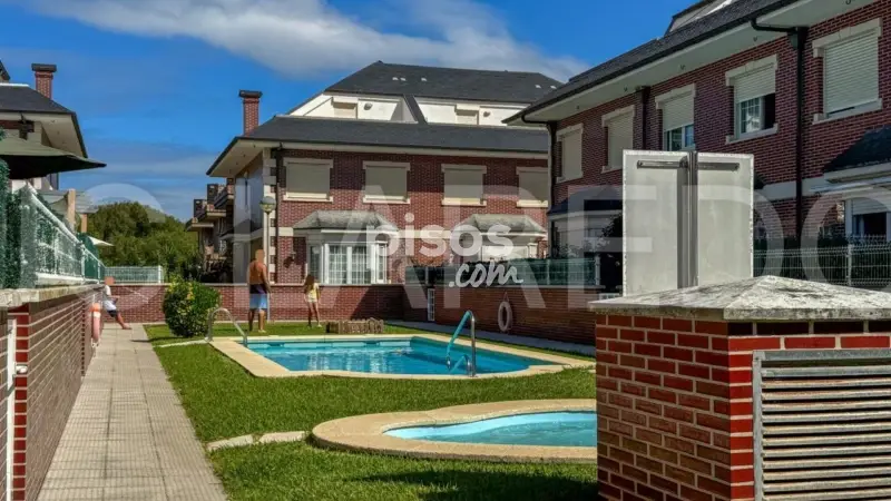 Casa adosada en venta en Laredo