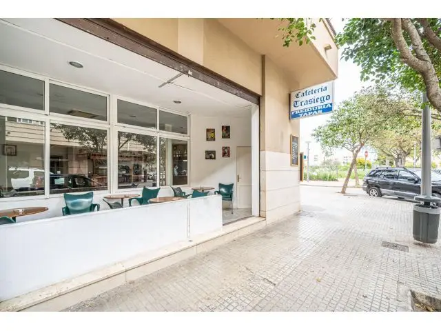 Cafeteria con Terraza en Son Gotleu - Oportunidad de Inversion