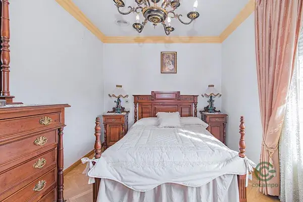 Chalet Independiente en Ogijares con Piscina y Jardin