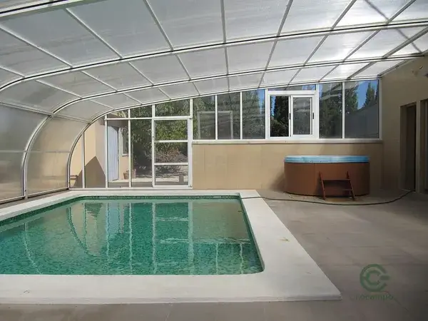 Casa de Campo en Monovar con Piscina y Placas Solares