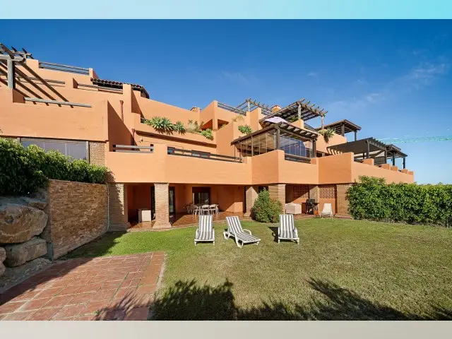 Piso de 2 Dormitorios en venta Casares, España