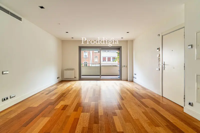 Vivienda en Pedralbes con Terraza y Piscina
