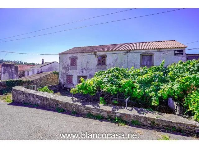 Casa para Reformar con Terreno en Ponteceso