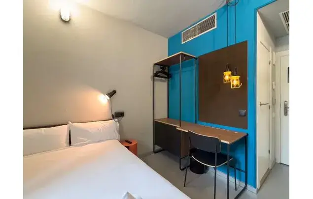 Habitacion Barcelona 12m2 Amueblada Jardin Ascensor