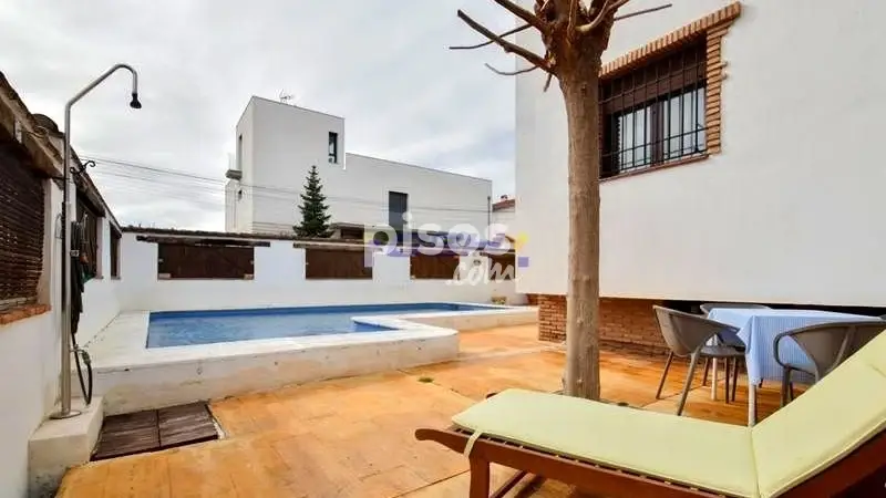 Chalet con 2 Viviendas en El Ventorrillo Granada