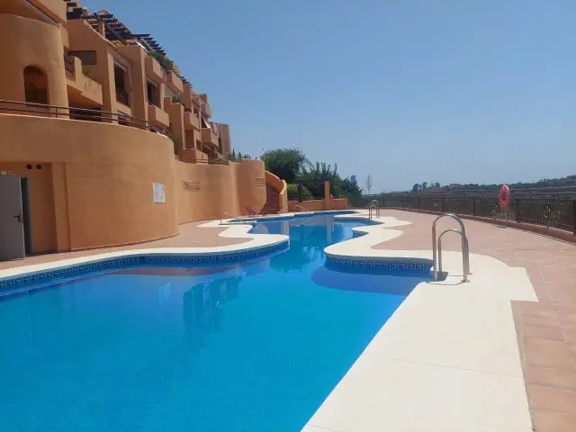 Apartamento 2 Dormitorios Cancelada Estepona