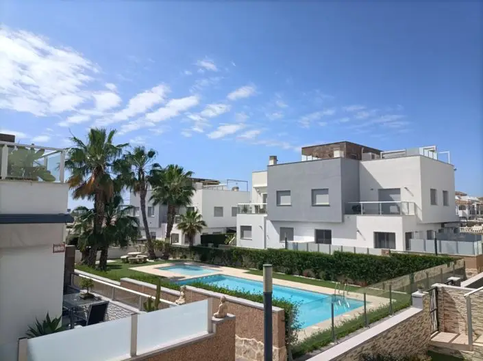 Bungalow en Punta Prima 2 Dormitorios 2 Baños Planta Baja