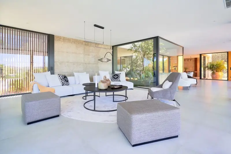Chalet de Lujo en Sotogrande con Piscina Privada y Vistas Panorámicas