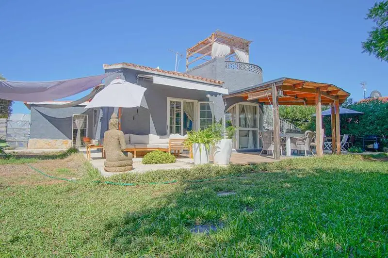 Villa en Els Poblets con Piscina y Vistas al Mar