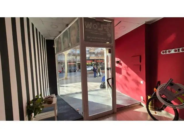 Local Comercial en Av Matadepera Sabadell 84m2