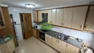 Apartamento en venta en A Valenzá