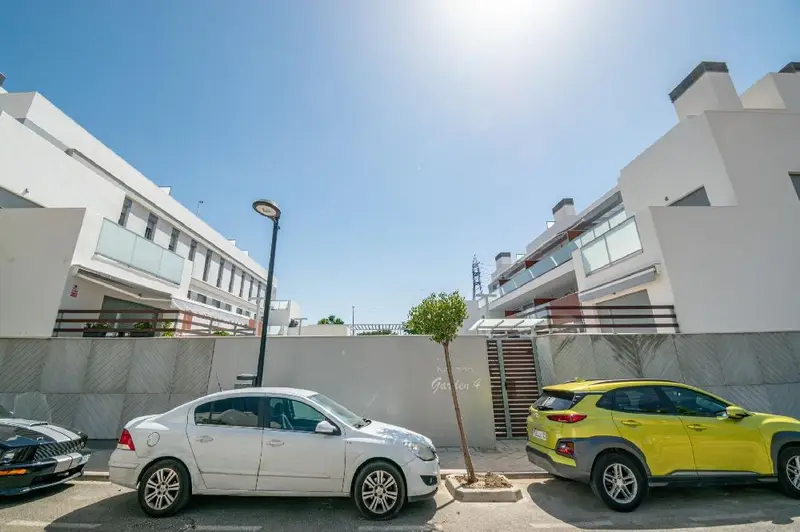 Alquiler Piso Armilla 3 Dormitorios 2 Baños Terraza 60m2 Piscina