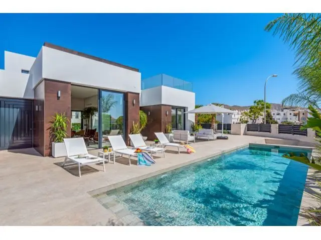 Villa en Venta El Campello - Moderna Cerca de la Playa