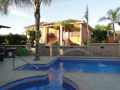 Finca en Coin con Piscina y Gran Jardin