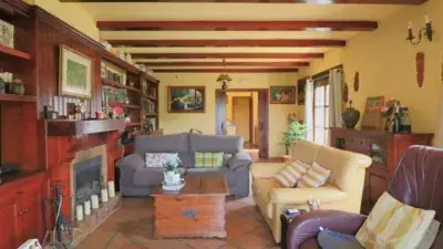 Villa de Lujo en Elviria Marbella 4 Dormitorios Piscina Jardin Privado