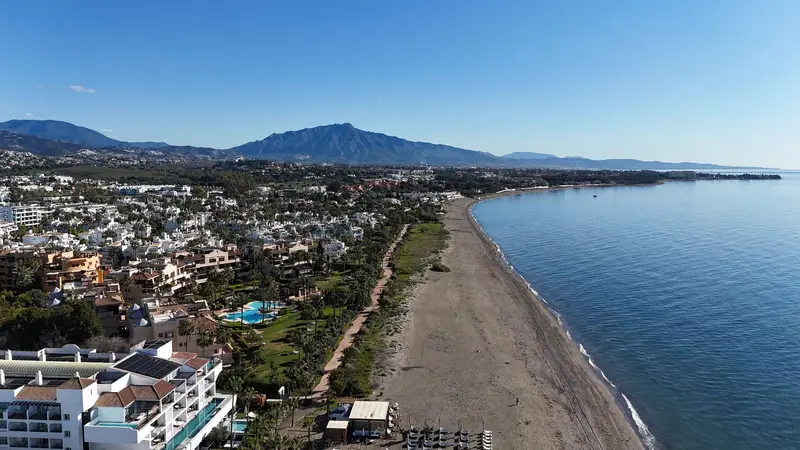 Terreno en Venta Benahavis - 1986m2 con Permiso de Construccion