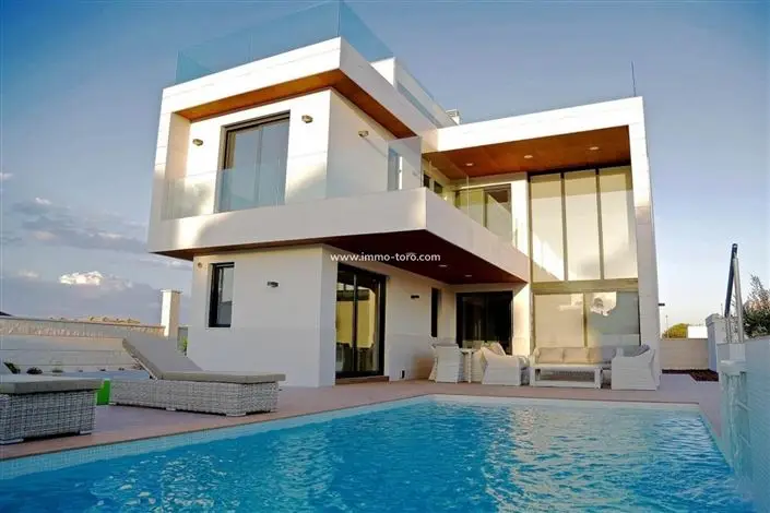 Villa 3 Dormitorios Campoamor Nueva Construccion Lujo