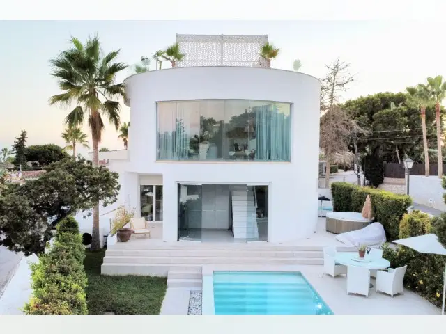 Villa de Lujo en Marbesa 3 Dormitorios Piscina Privada
