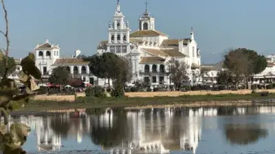 Casa en Venta El Rocío: Villa de Lujo con Capacidad para 72 Personas