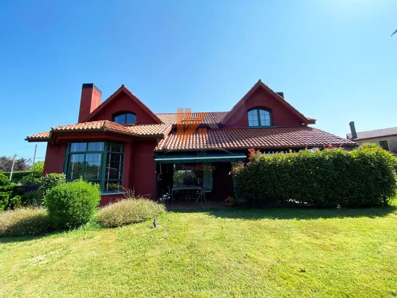 Chalet Independiente en Biduido Ames a 12 min de Santiago