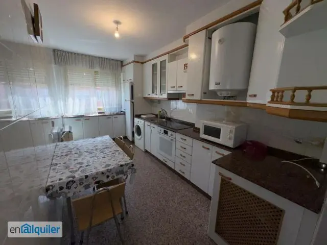 Alquiler Piso Flores de Sil Ponferrada 3 habitaciones Parking Trastero