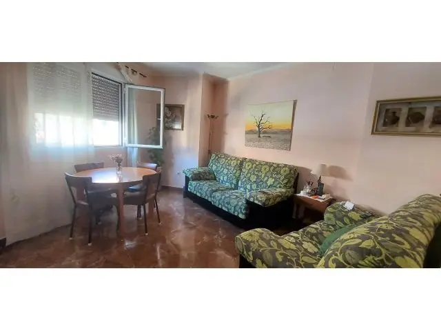 Casa con Local Comercial en La Roda Centro