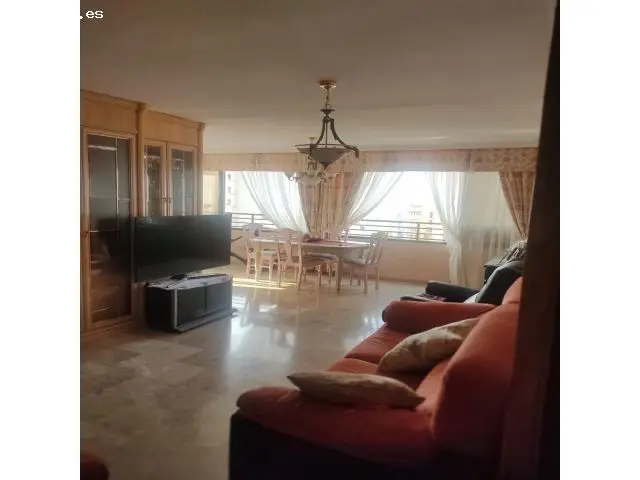 Apartamento en Venta en Benidorm 4 Dormitorios Vistas al Mar