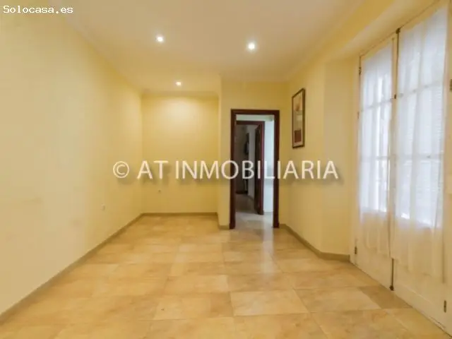 Casa en Mahón con Terraza - 2 Dormitorios - Óptima Inversión