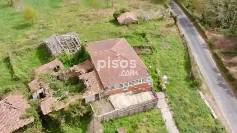 Casa de Campo con Finca de 23000m² y Gruta en Celanova