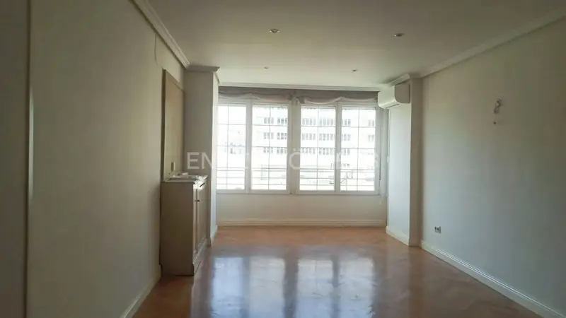 Apartamento en Alquiler Vallehermoso Madrid 3 Dormitorios 2 Baños Garaje