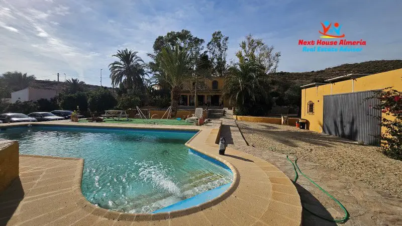 Venta Villa Luminosa en Antas 4 Dormitorios Piscina Privada