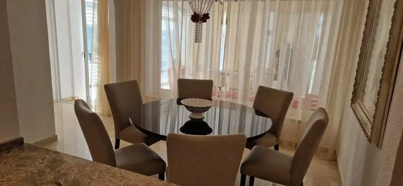 Chalet en alquiler en El Paraíso, Benahavís, Málaga