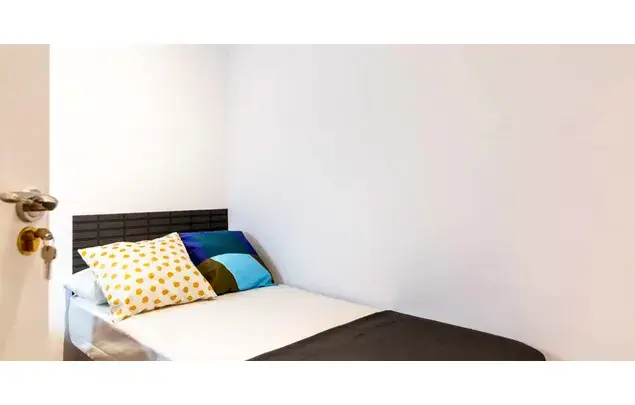 Habitaci
ón 80m
² L'Hospitalet de Llobregat