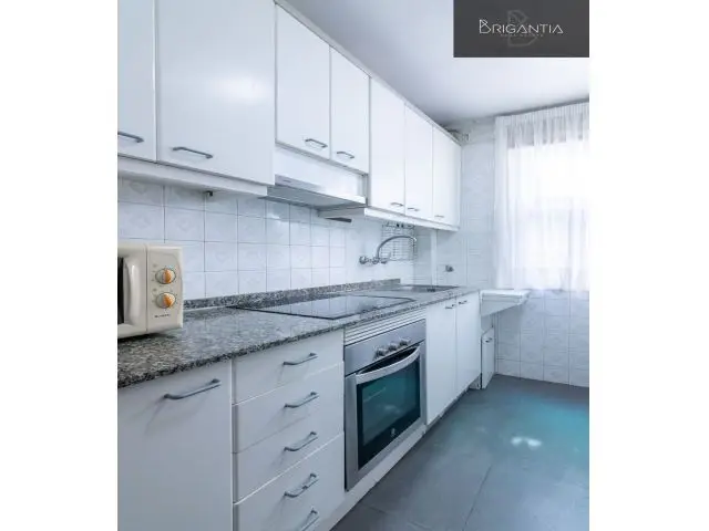Piso en Venta en A Coruña 3 Dormitorios 2 Baños Cerca El Corte Ingles