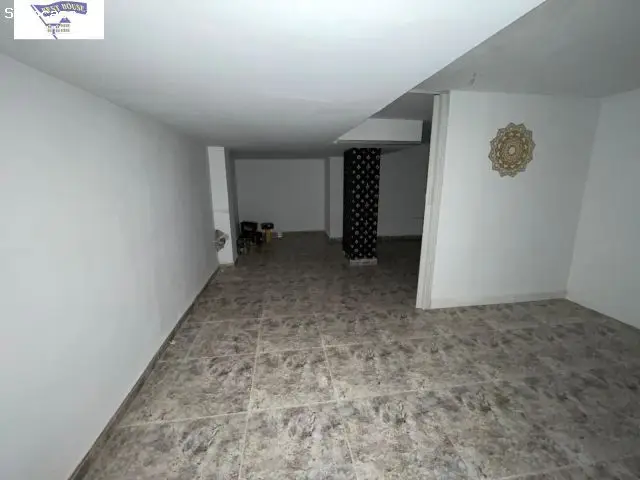 Local en Alquiler Centro-Carretas 109m2 con Altillo