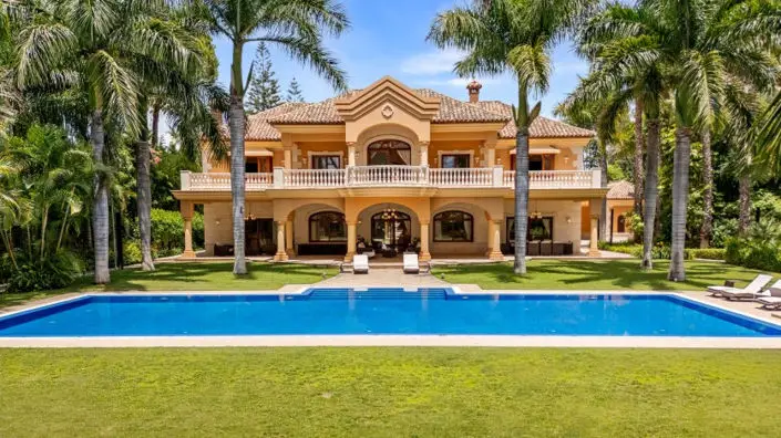 Villa de Lujo 8 Dormitorios Guadalmina Baja Malaga