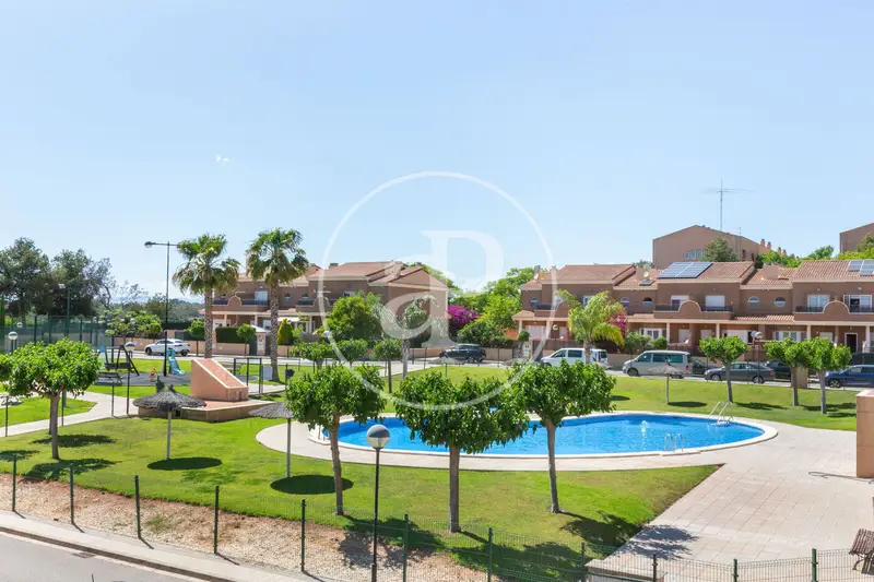 Chalet Adosado en Alquiler Sotolivar