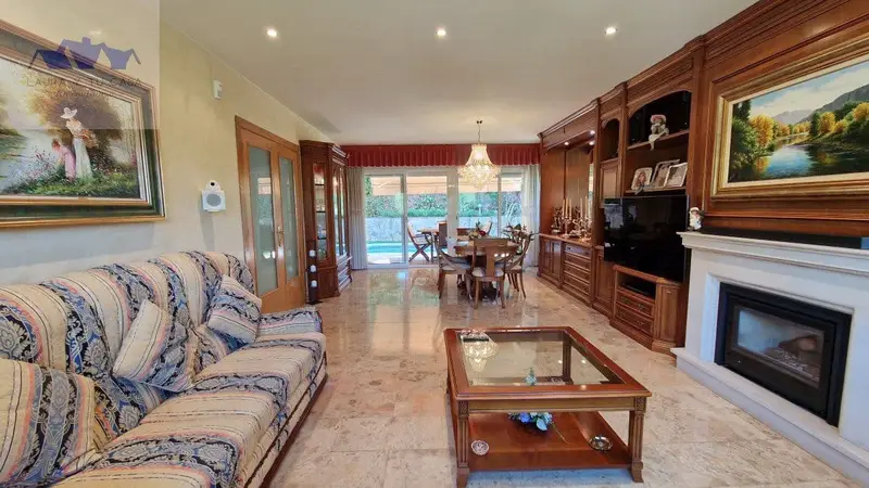 Chalet en Venta Matadepera Barcelona Piscina Jardin 4 Habitaciones