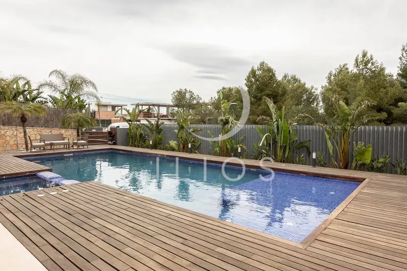 Chalet de Lujo en Venta en Torre en Conill Valencia
