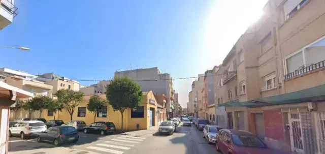 Piso en venta Avinguda del Canal cerca Carrer d Urgell para inversores