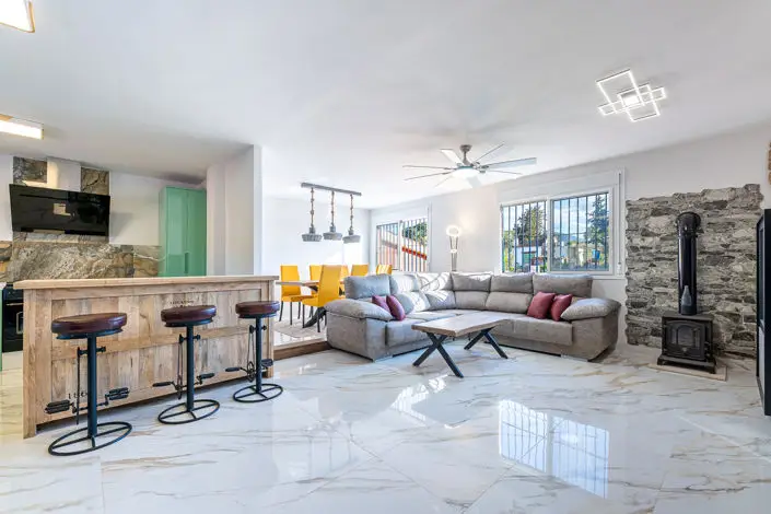 Villa 4 Dormitorios en Venta cerca Hospital Guadalhorce
